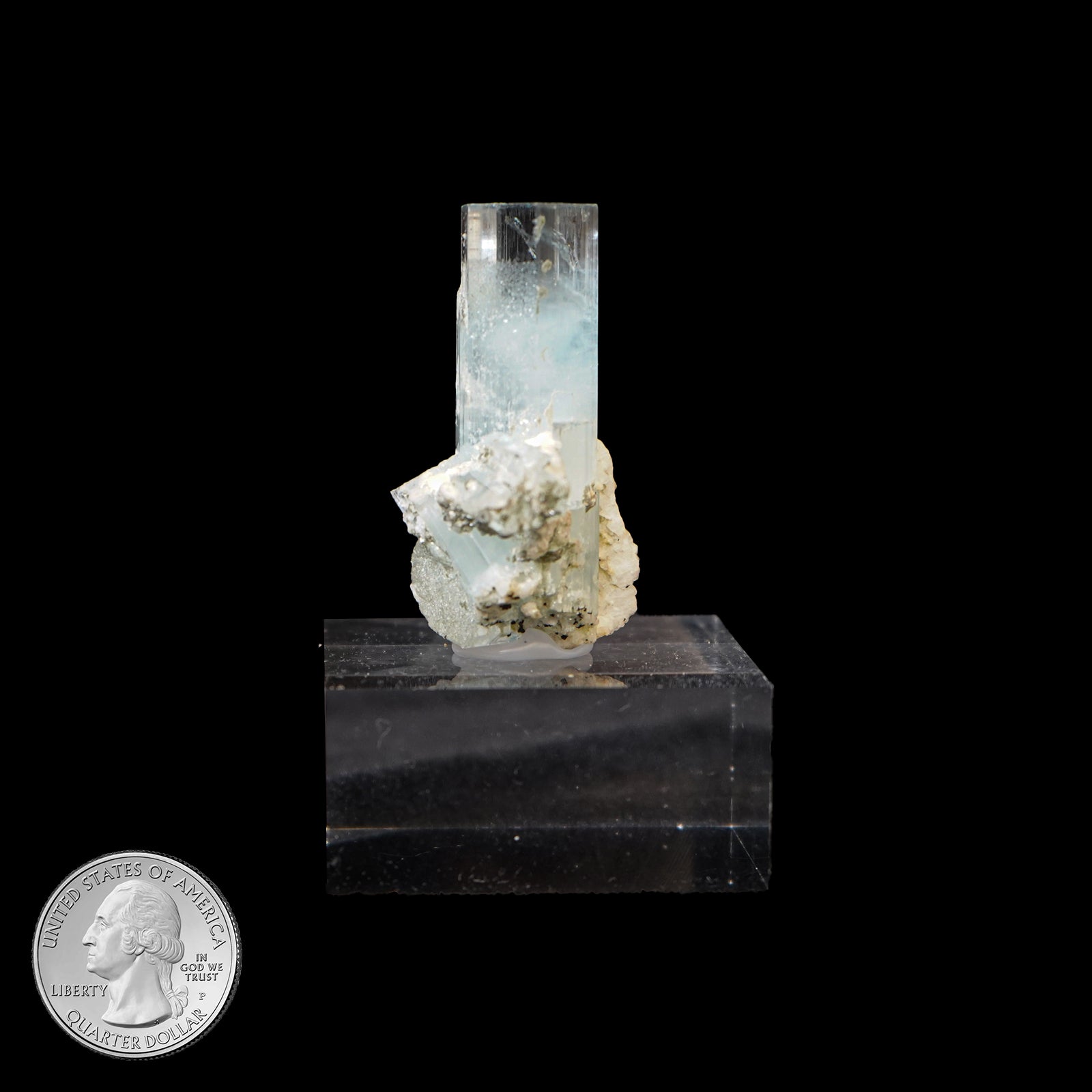 AQUAMARINE SPECIMEN PIECE