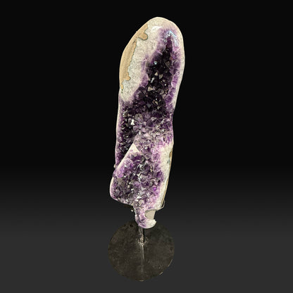 AMETHYST GEODE WITH FLOWER FORMATION