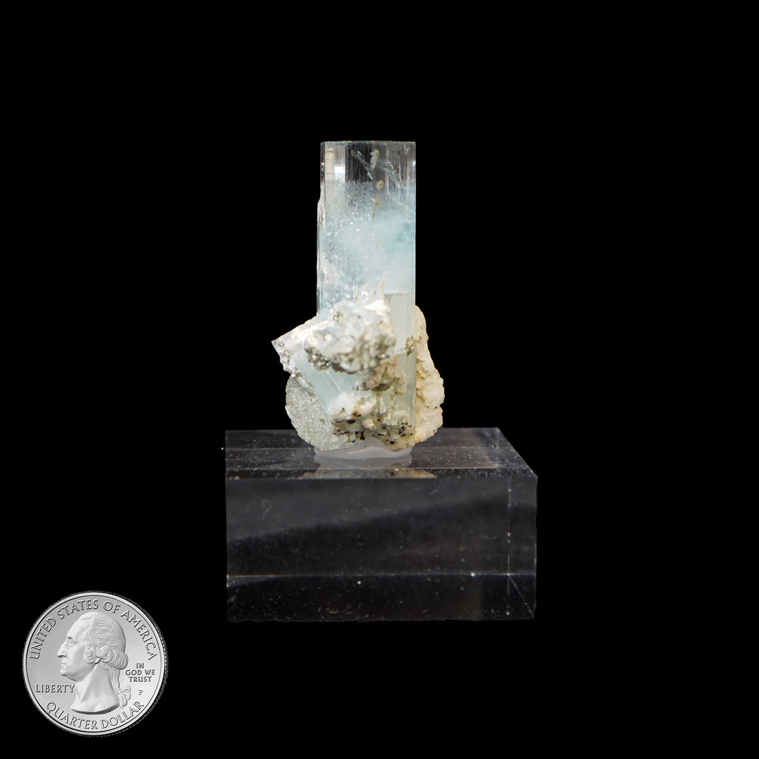 AQUAMARINE SPECIMEN PIECE