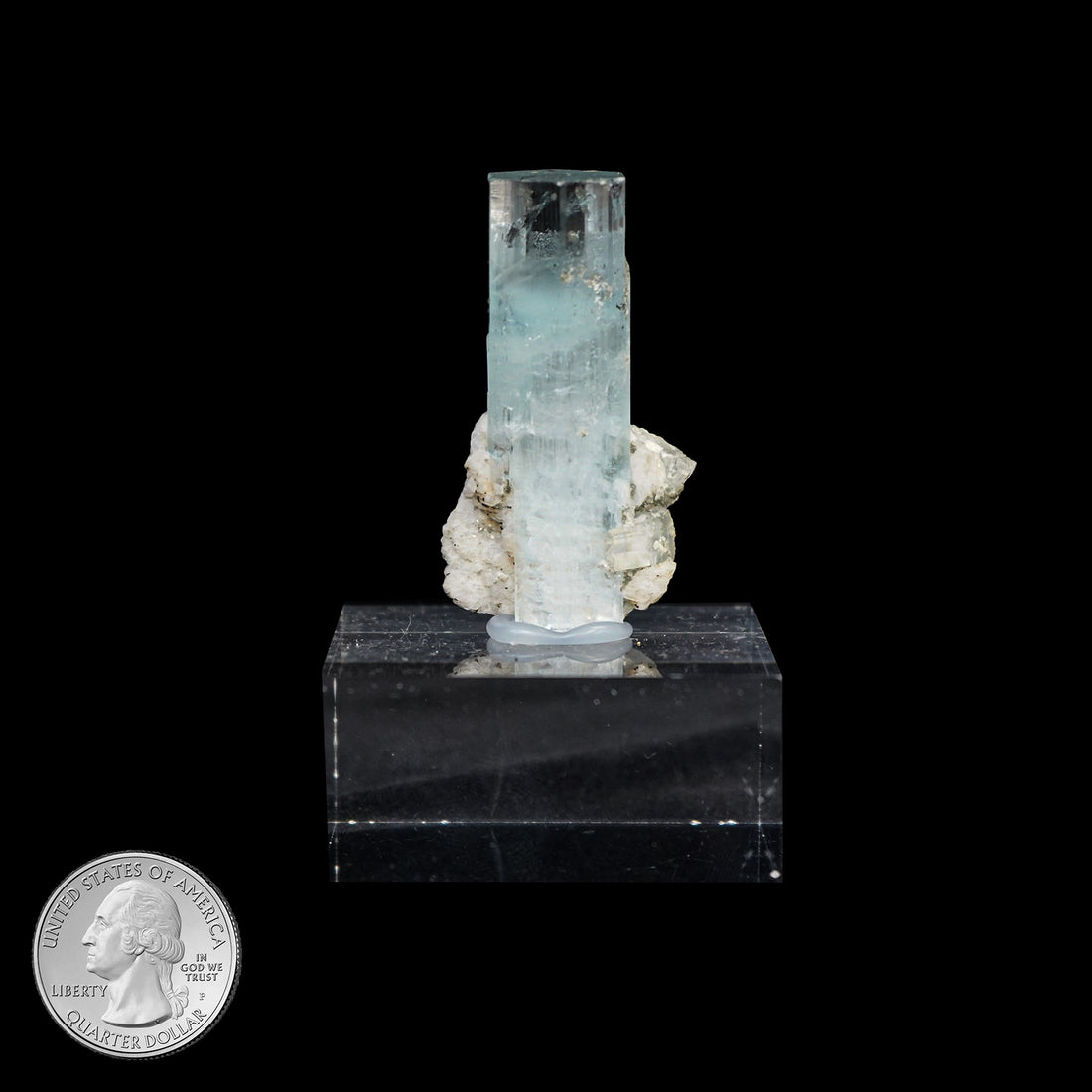 AQUAMARINE SPECIMEN PIECE