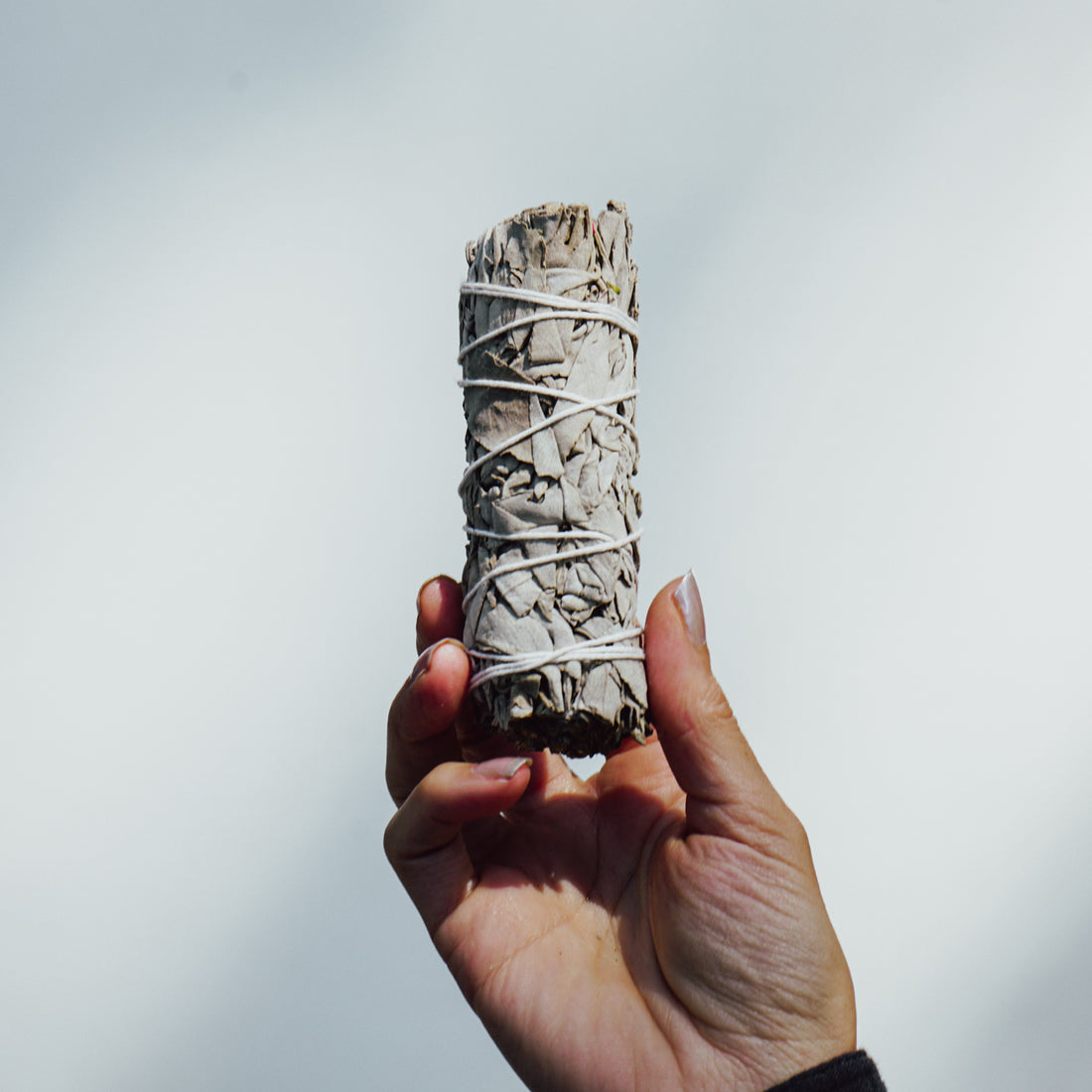 WHITE SAGE SMUDGE STICK - 4 INCHES