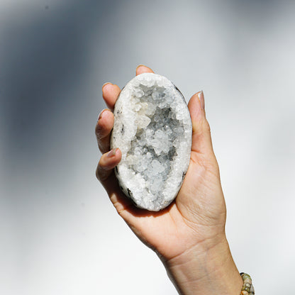 CHALCEDONY WITH APOPHYLLITE