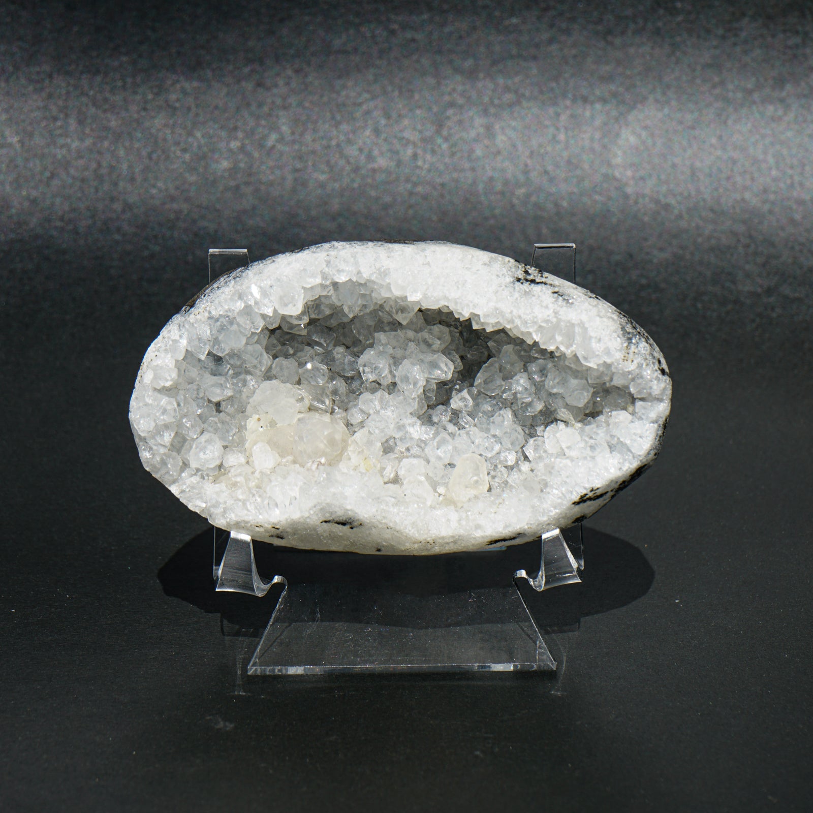 CHALCEDONY WITH APOPHYLLITE