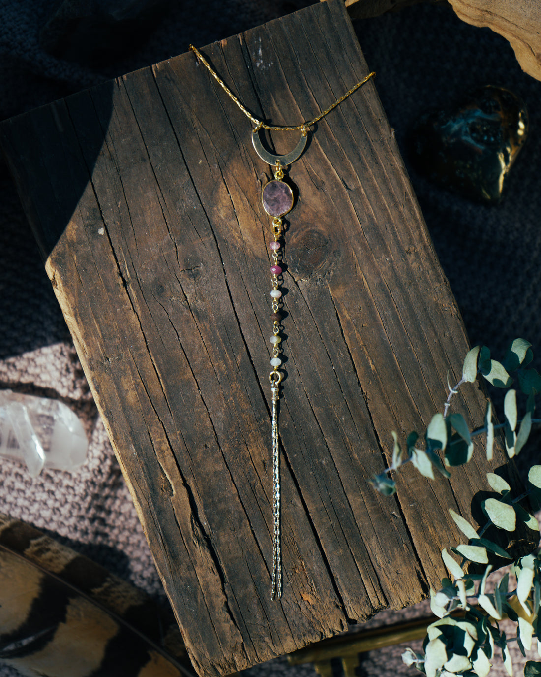 Curve Bar w/ Strawberry Quartz