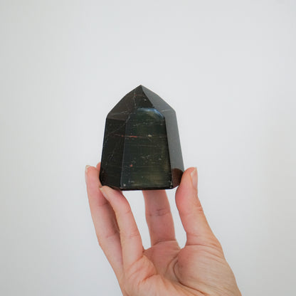 BLACK TOURMALINE POINT