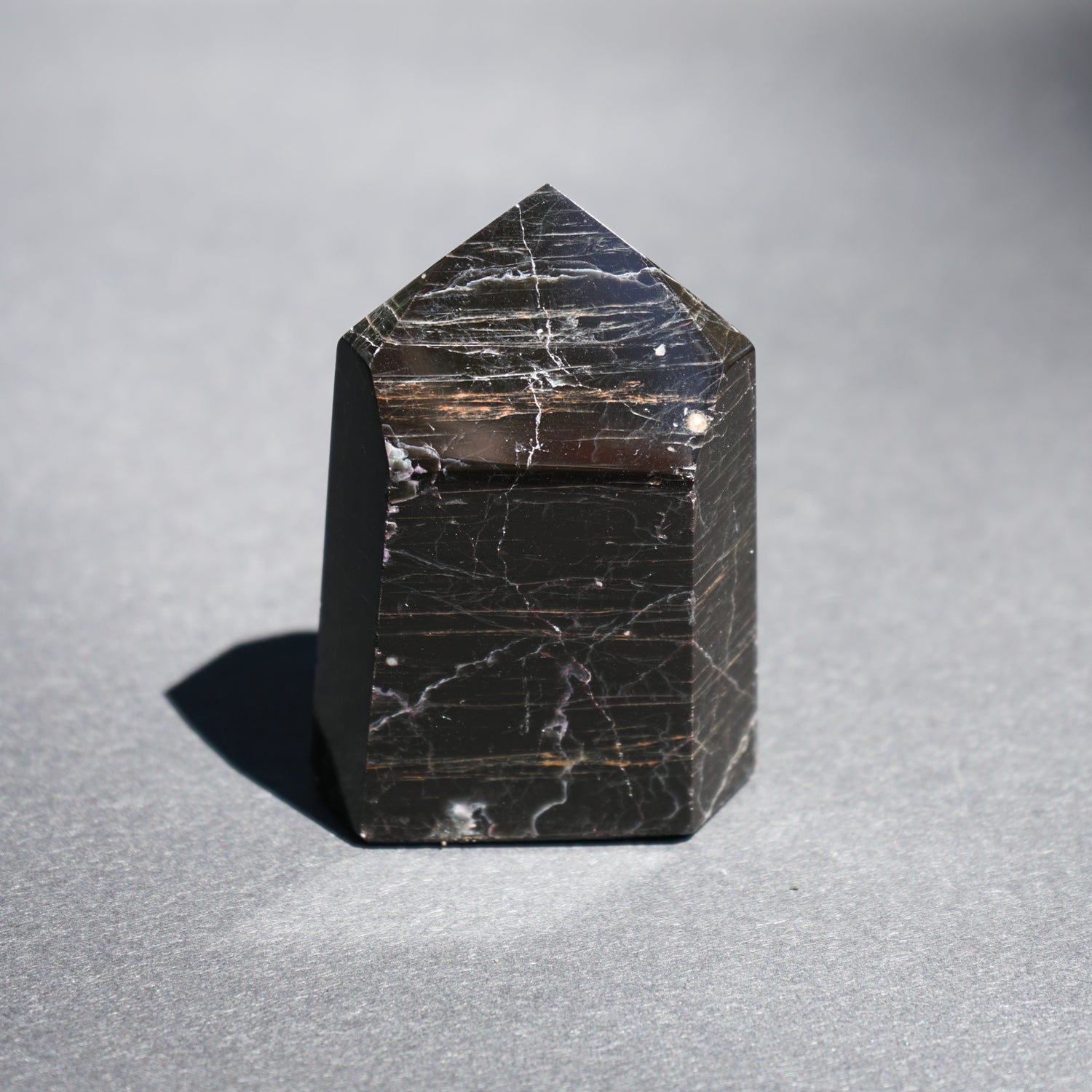BLACK TOURMALINE POINT