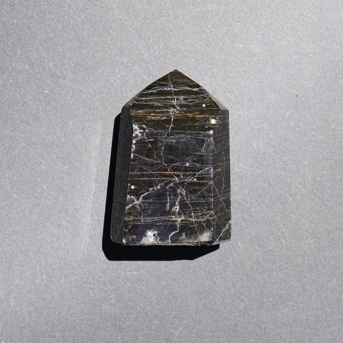 BLACK TOURMALINE POINT