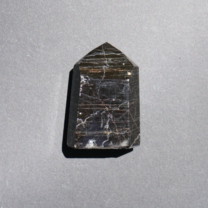 BLACK TOURMALINE POINT