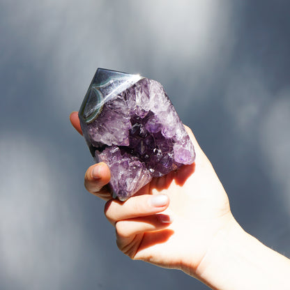 AMETHYST AND AGATE GEODE POINT