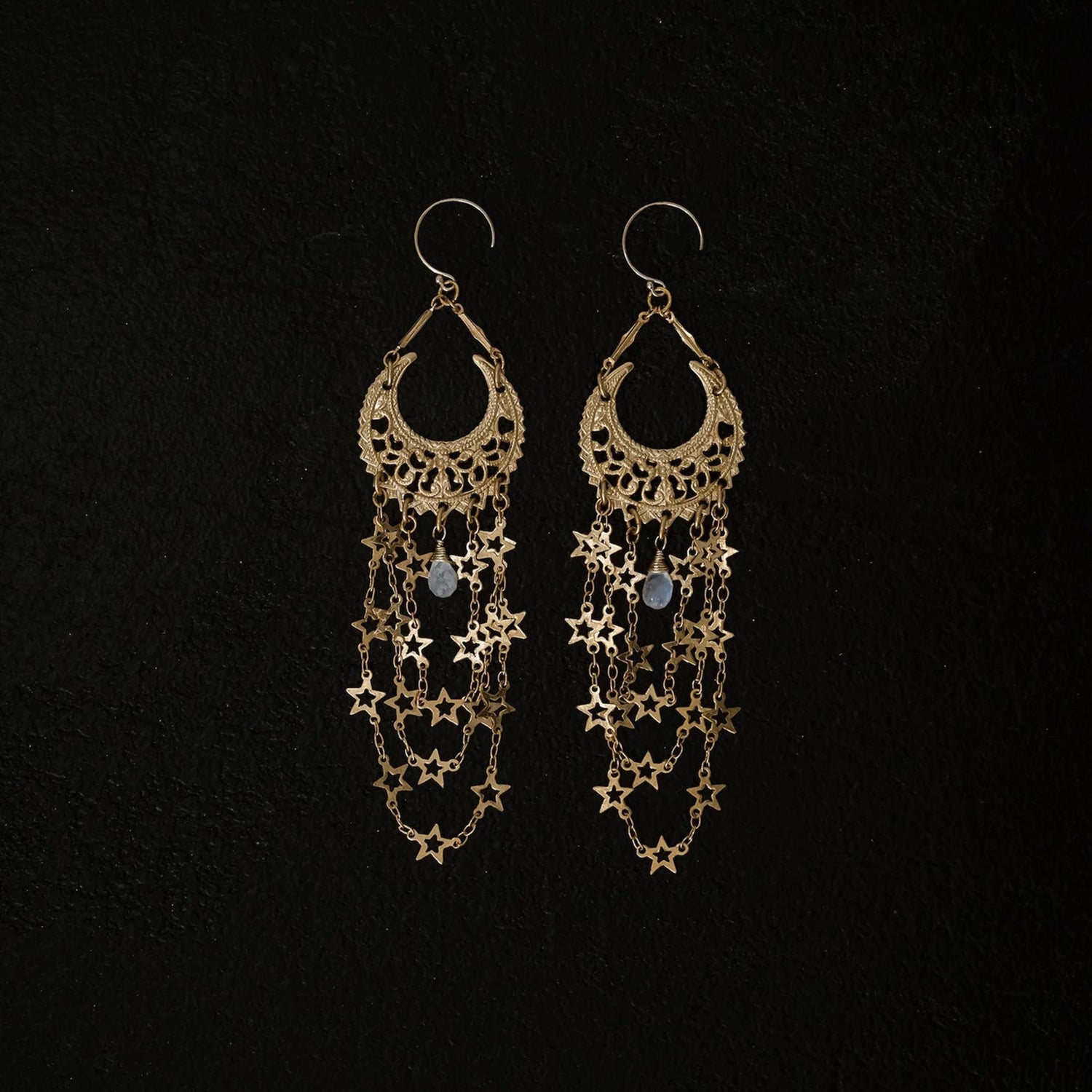 GUIDING STAR EARRINGS WITH MOONSTONE