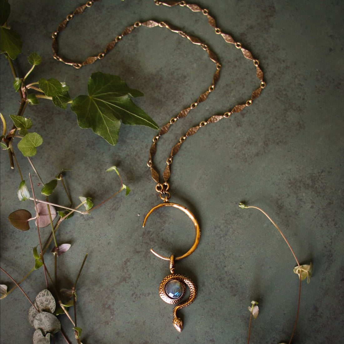 IMMORTAL SERPENT NECKLACE WITH LABRADORITE