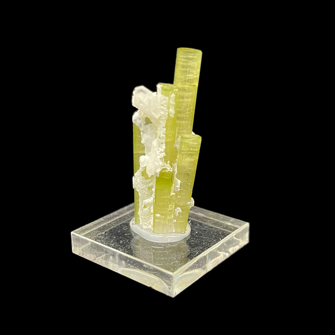 GREEN TOURMALINE SPECIMEN PIECE