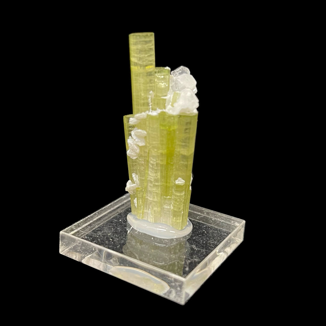 GREEN TOURMALINE SPECIMEN PIECE